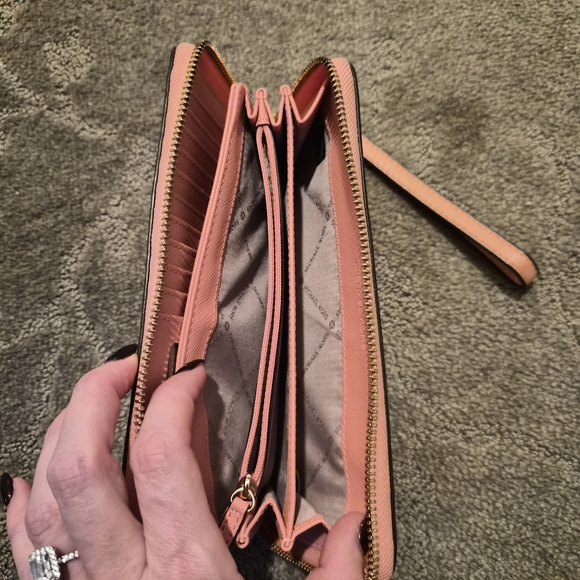 Michael Kors Blush Pink Leather Wristlet - Picture 3 of 4